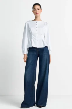 Dunkelblaue Jeans mit Umschlagsaum