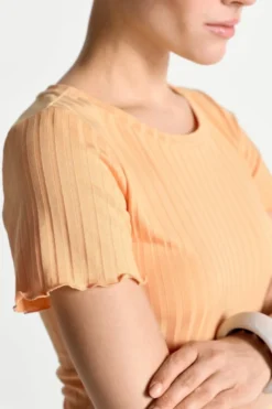 Figurbetontes Rippshirt
