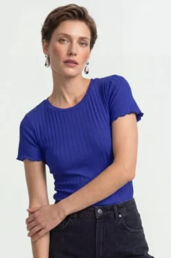 Figurbetontes Rippshirt