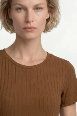 Figurbetontes Rippshirt