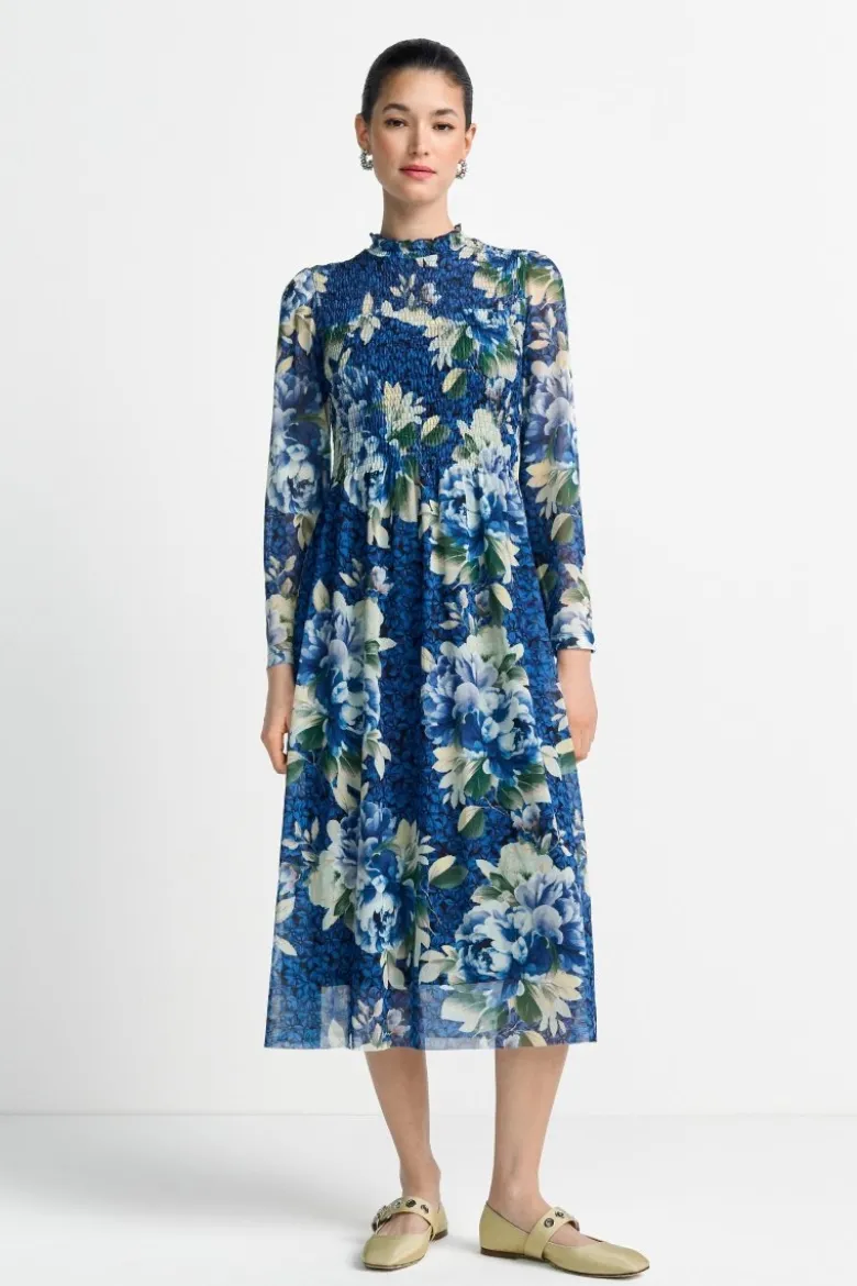 Gesmoktes Midikleid mit Rüschenkragen