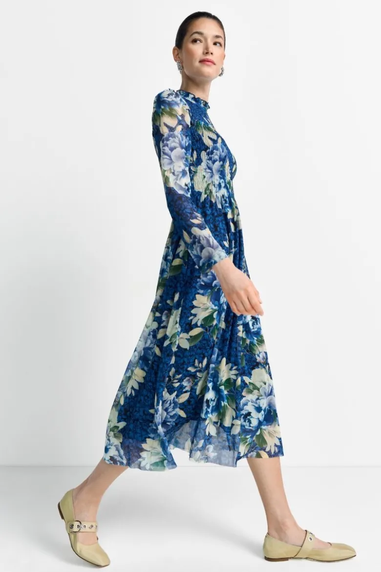 Gesmoktes Midikleid mit Rüschenkragen