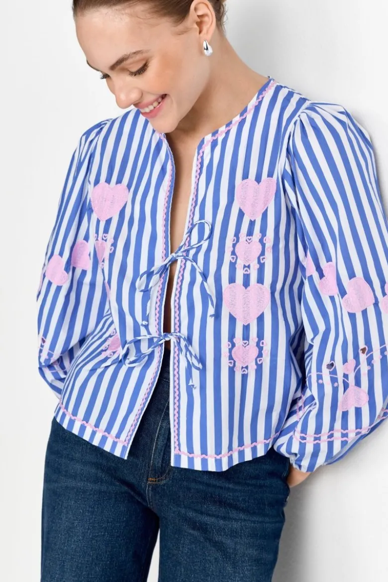 Gestreifte Bluse mit Herzstickereien