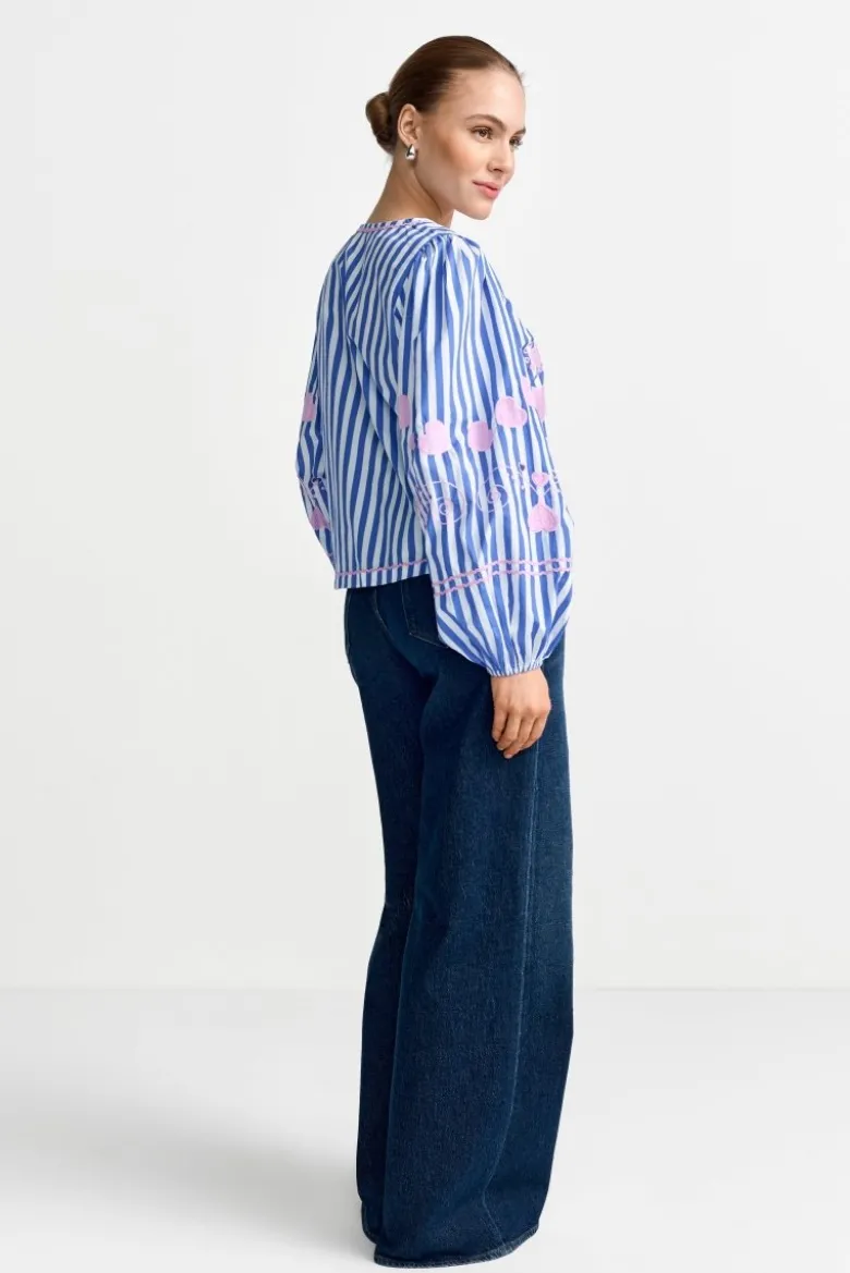 Gestreifte Bluse mit Herzstickereien
