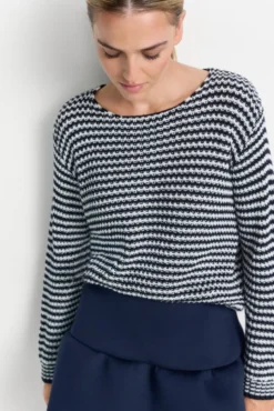 Gestreifter Strickpullover aus Baumwollmix