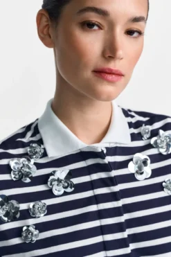 Gestreiftes Poloshirt mit Blüten
