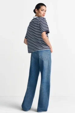 Gestreiftes Poloshirt mit Blüten