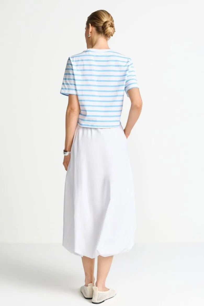 Gestreiftes T-Shirt mit Knoten