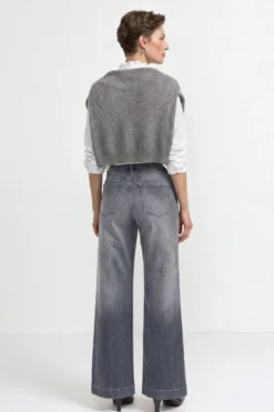 Graue Flared Jeans