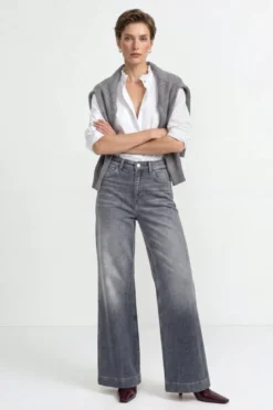 Graue Flared Jeans