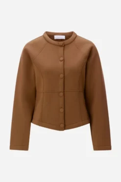 Jacke mit Teilungsnähten