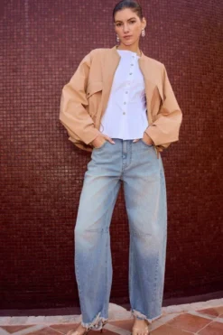 Jeans im Barrel-Fit