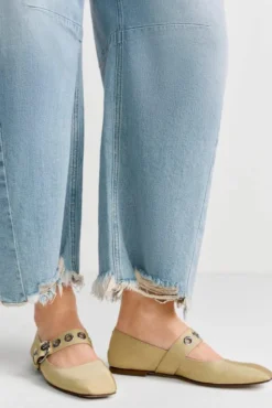 Jeans im Barrel-Fit