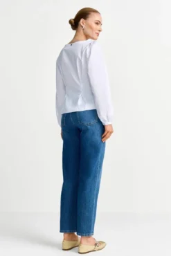 Jeans mit Blumenstickerei