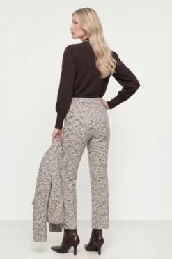 Kaschmirpullover mit Puffärmeln