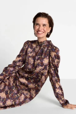 Kleid mit Blumenprint und Stehkragen
