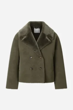 Kurze Jacke in Lammfell-Optik