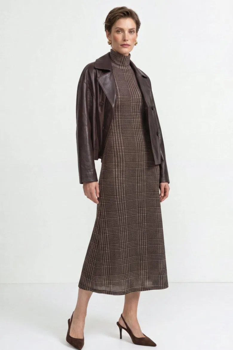 Kurze Lederjacke im Doppelreiher-Stil