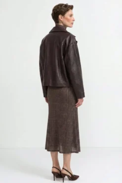 Kurze Lederjacke im Doppelreiher-Stil
