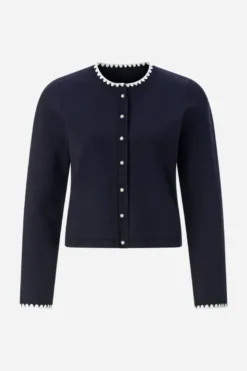 Kurzer Cardigan mit Knöpfen
