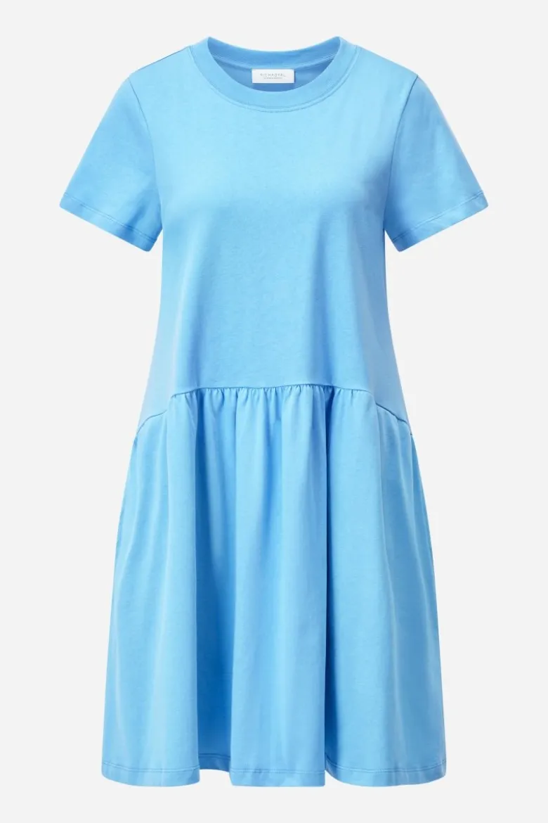 Kurzes T-Shirt-Kleid