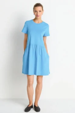 Kurzes T-Shirt-Kleid