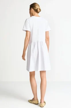 Kurzes T-Shirt-Kleid