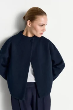 Kurzjacke mit Knopf