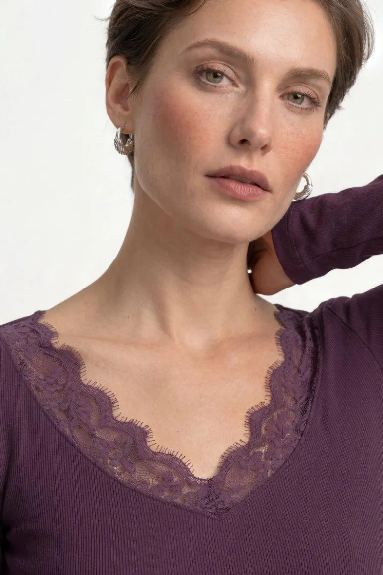 Longsleeve mit Eyelash-Spitze