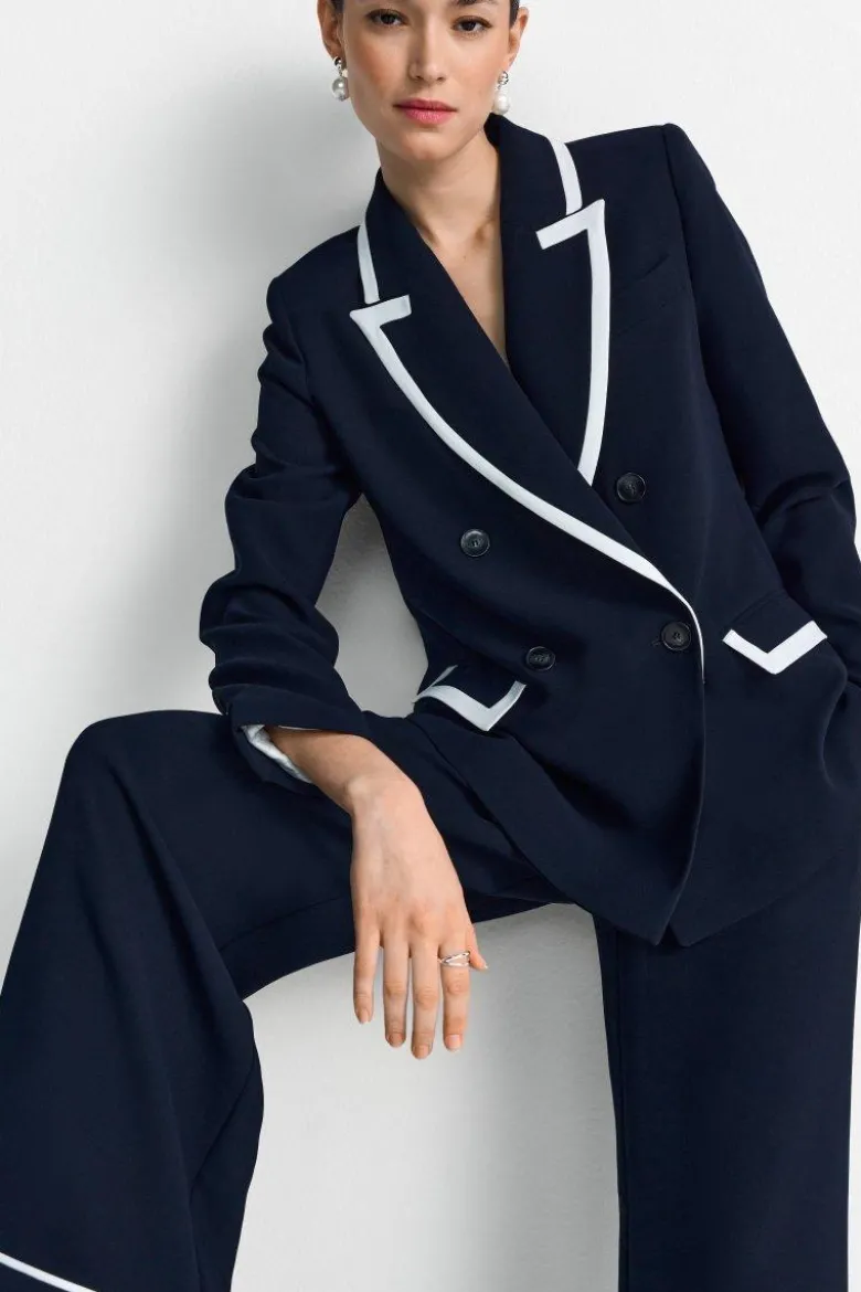 Marineblauer Blazer mit Kontrastpaspel
