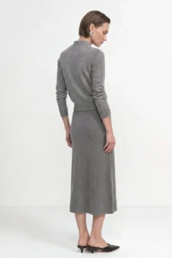Merino-Kaschmir-Pullover mit Schleifenkragen