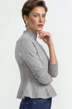 Merinopullover mit Peplum-Saum