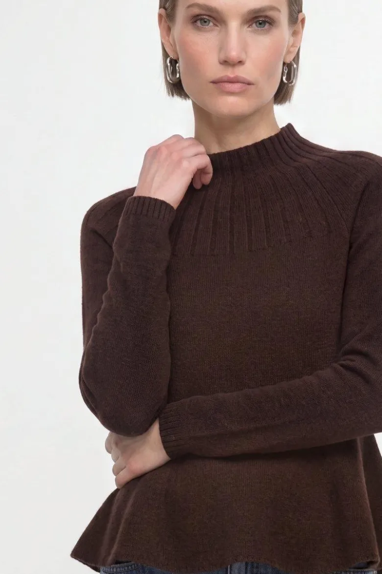 Merinopullover mit Peplum-Saum