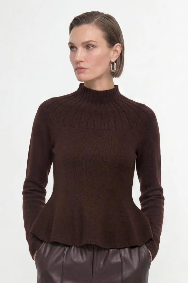 Merinopullover mit Peplum-Saum