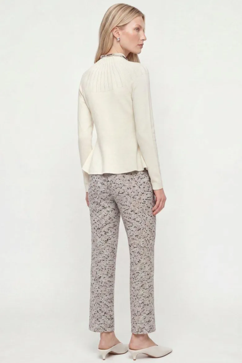 Merinopullover mit Peplum-Saum