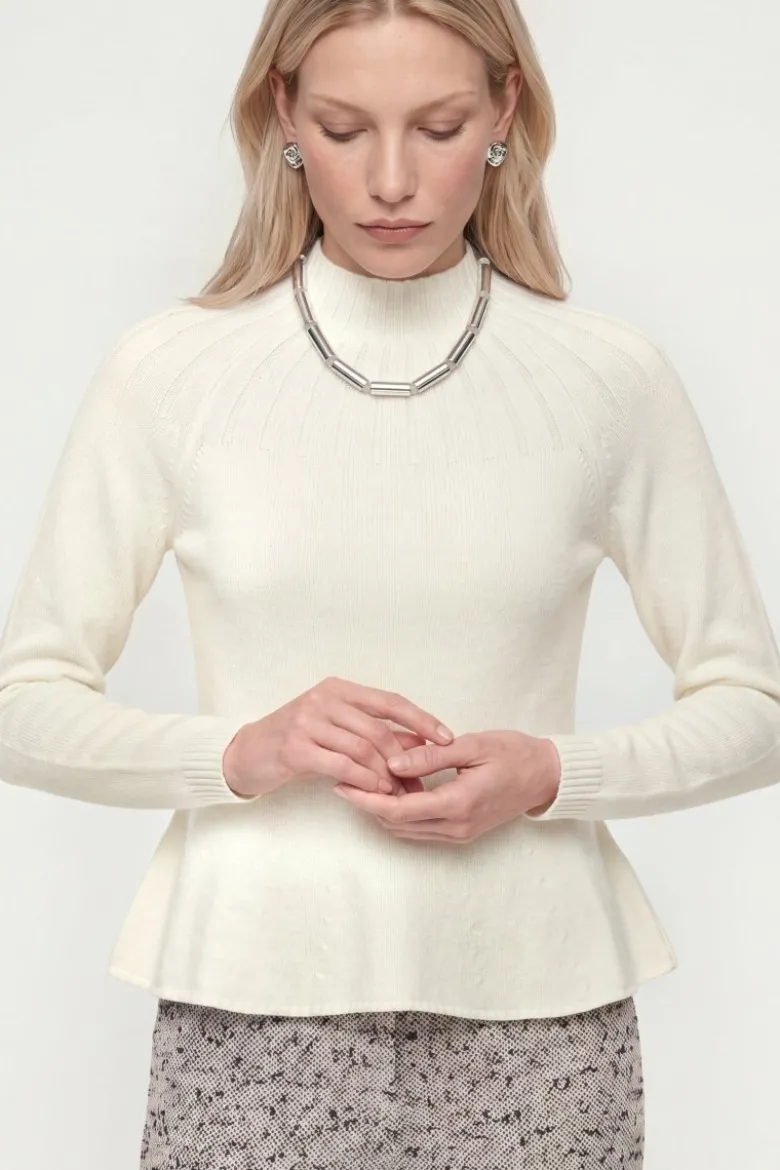 Merinopullover mit Peplum-Saum