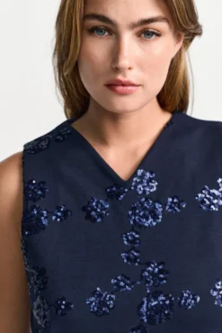 Minikleid mit Paillettenverzierung