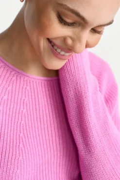 Rippstrickpullover mit Crewneck