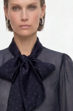 Schluppenbluse mit Punkte-Print