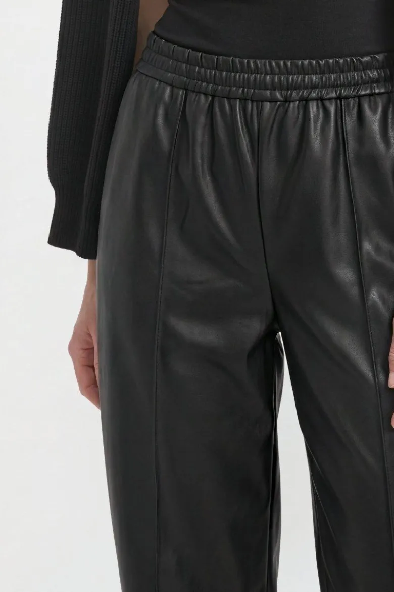 Schwarze Jogger-Hose in Lederoptik