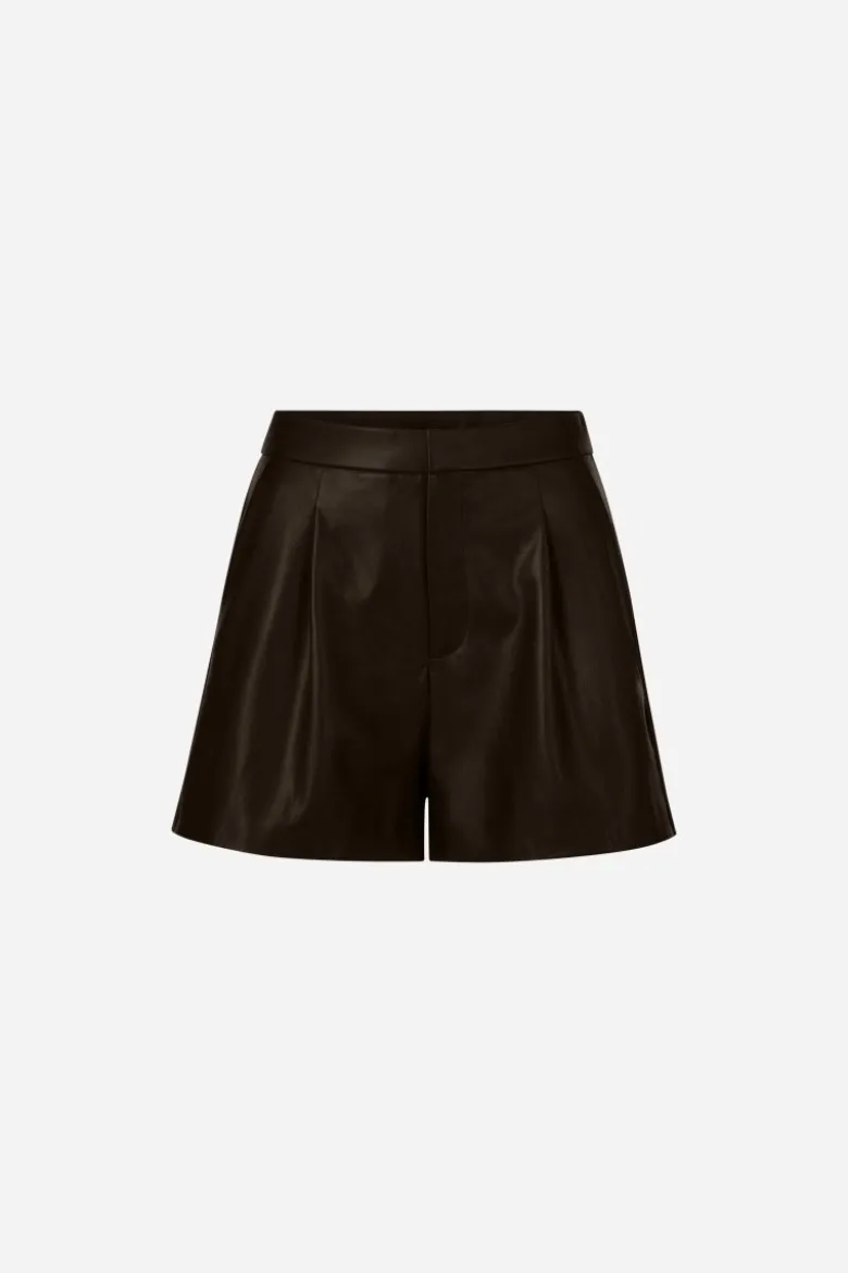 Shorts in Lederoptik