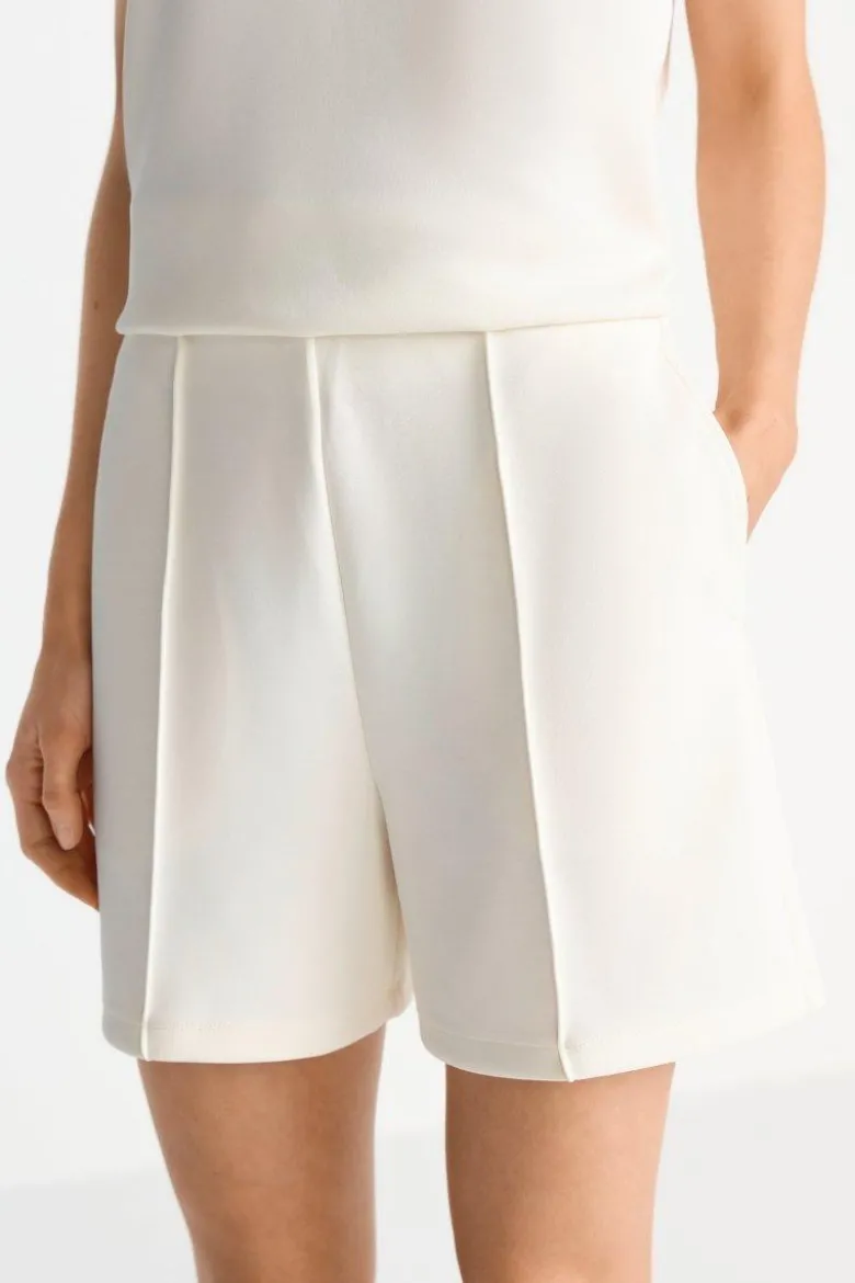 Shorts mit Bundfalten