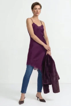 Slipdress mit Spitze