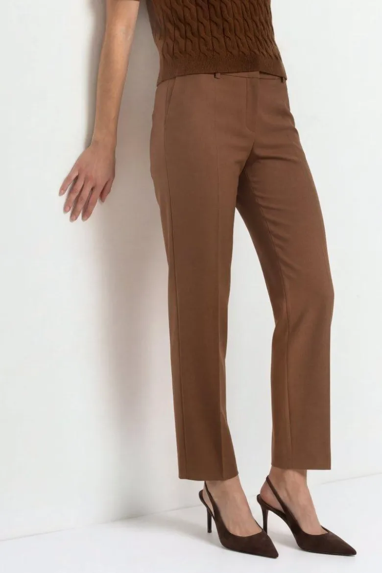 Stoffhose mit Bügelfalte