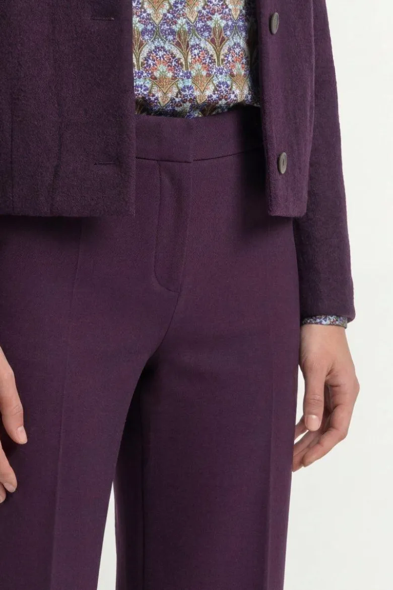 Stoffhose mit Bügelfalte