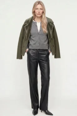 Straight-Leg-Hose in Lederoptik