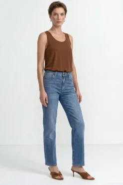 Straight-Leg-Jeans