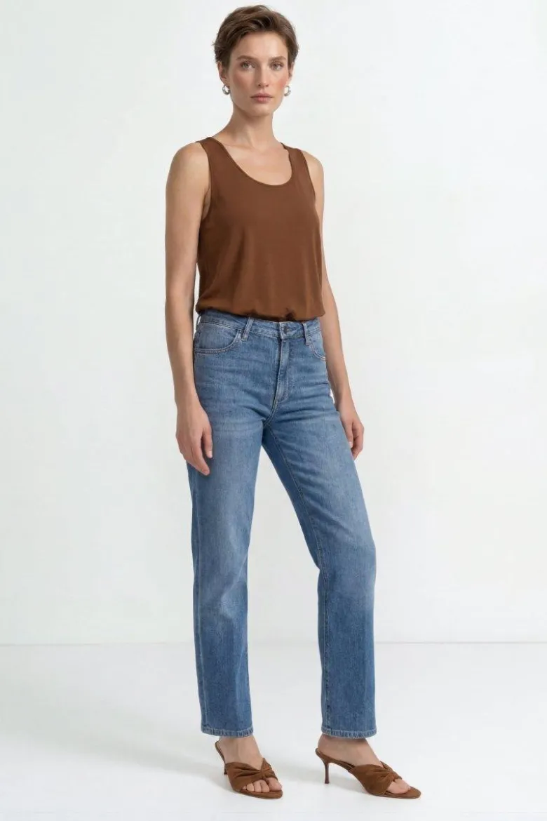 Straight-Leg-Jeans