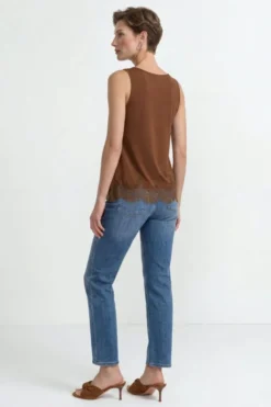 Straight-Leg-Jeans