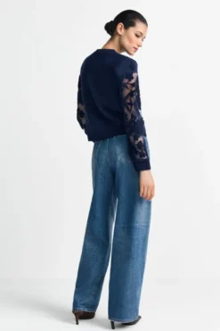Strickjacke mit Blumenapplikation